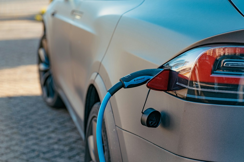 How to Choose the Right Electric Car Charger: 3 Phase vs Single Phase